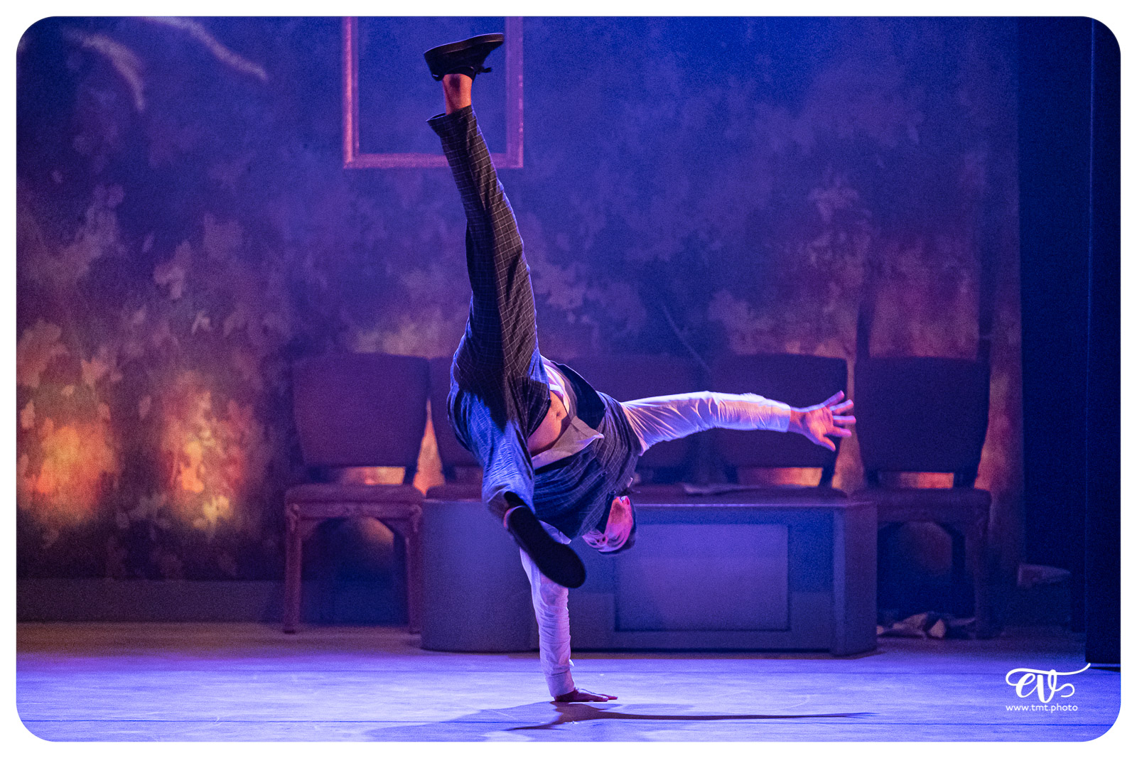 SUR LE FIL (CIE PYRAMID)